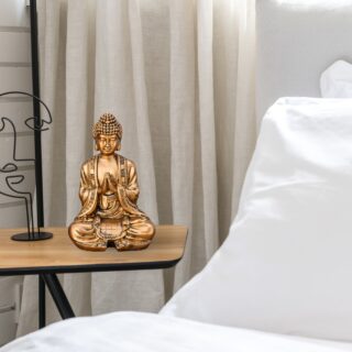 Statuette Bouddha Dorée Méditation 3 – Image 9