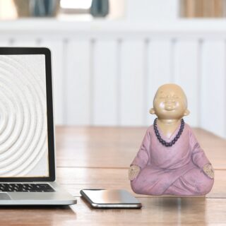 Statuette Bouddha Bébé Rose en Méditation
