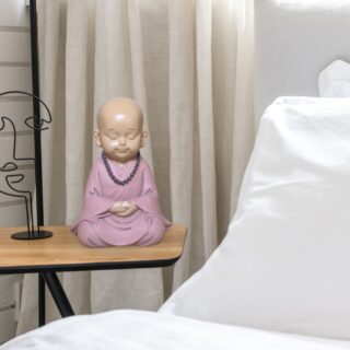 Statuette Bouddha Bébé Rose en Prière – Image 10