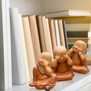 Trio de statues de Bonzes mythiques – Image 9