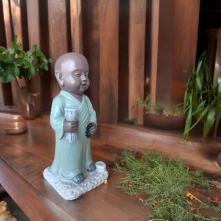Statue Bouddha Porte-Encens Tripitaka – Image 7