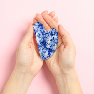 1 Gua Sha en Sodalite Bleue + Housse – Image 11